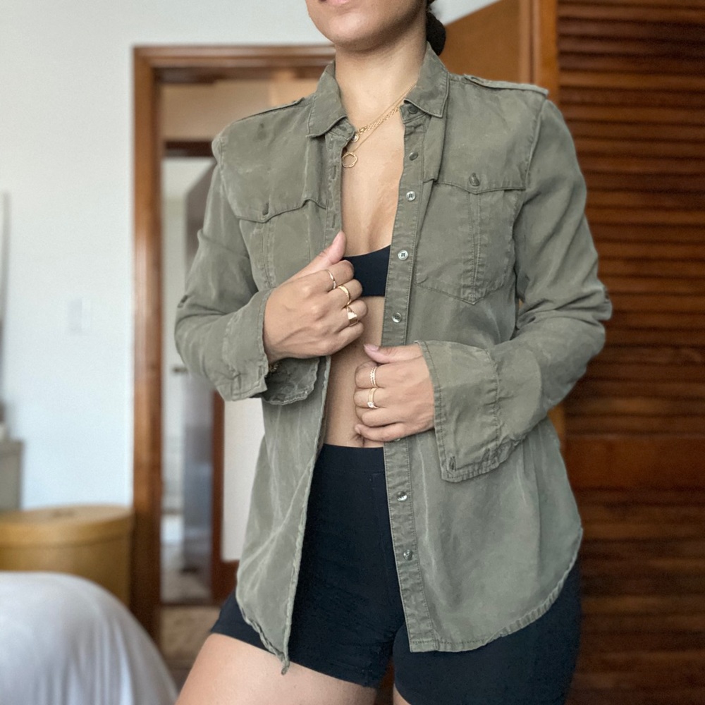 Guess Button Down - Picture 2 of 3